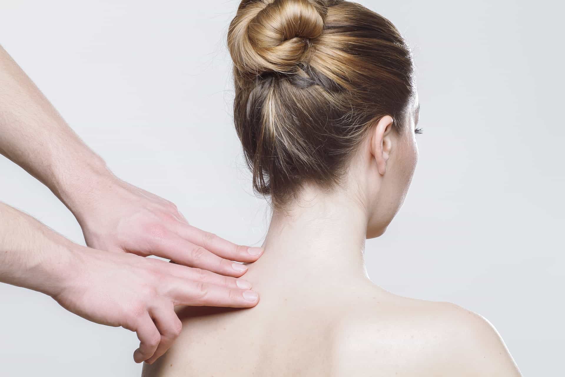 Automassaggio agopuntura per mal di testa